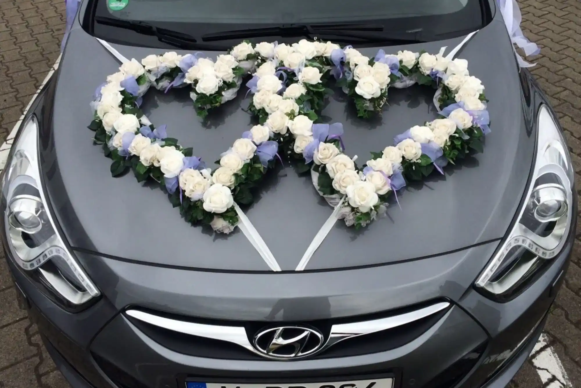 Safety Tips for Decorating a Bridal Car