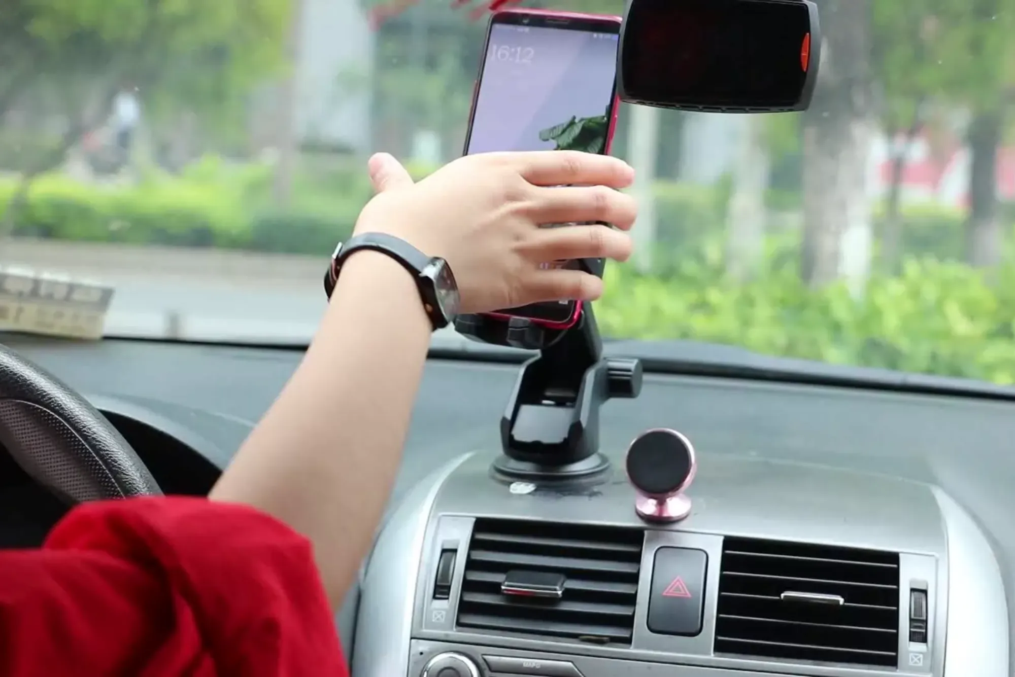 amiboo stand for car dashboard (2)