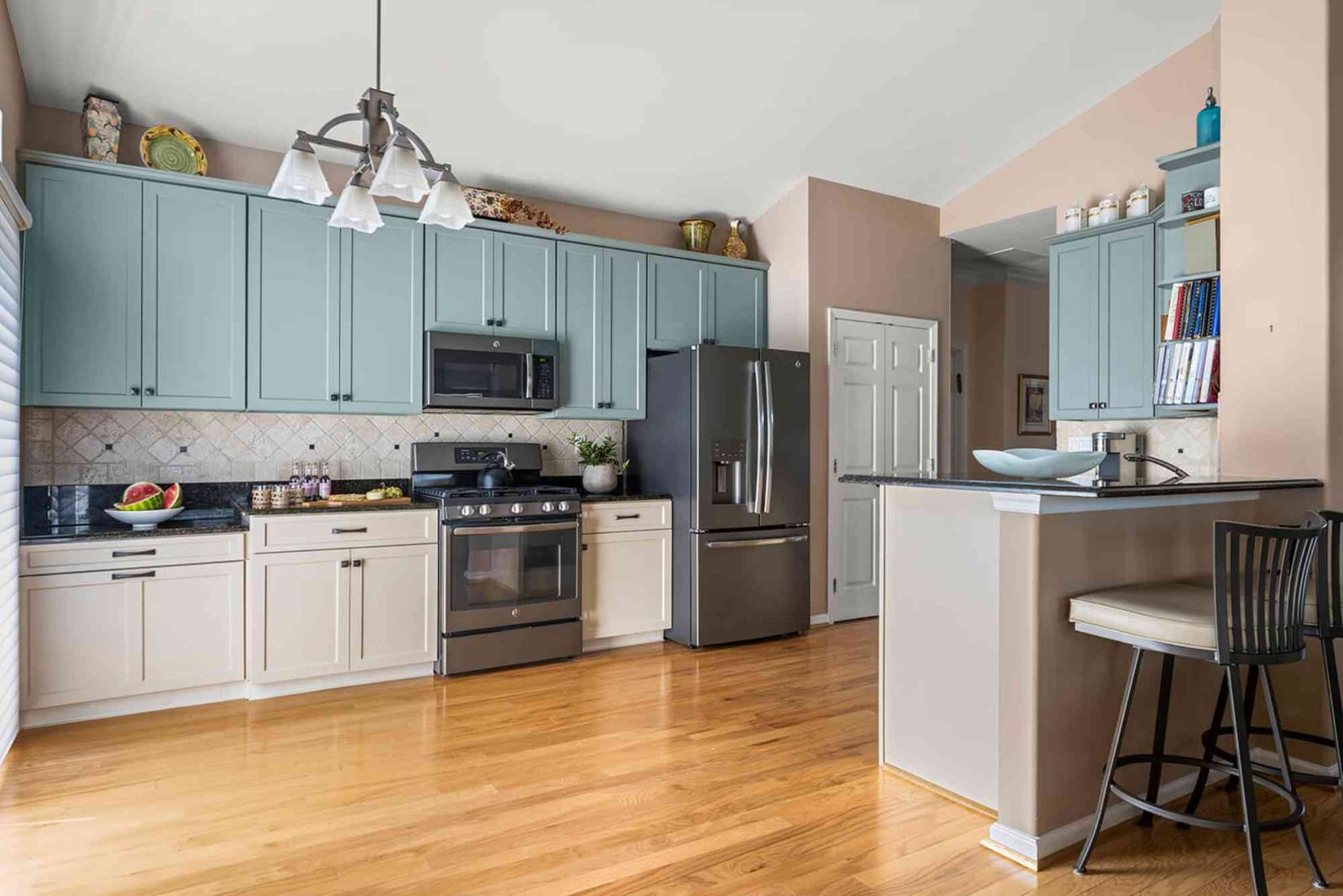 Cabinet Restoration in Kansas City, MO